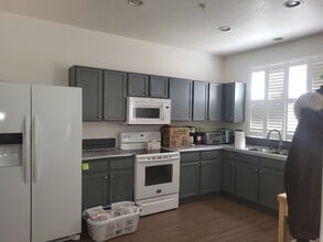 2222 San Remo Dr in Sparks, NV - Building Photo - Building Photo