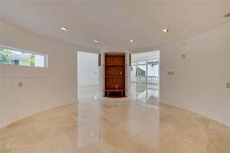 7540 Los Pinos Blvd in Coral Gables, FL - Building Photo - Building Photo