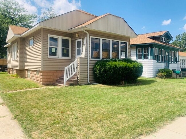 property at 6736 California Ave