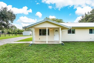 15848 129th Plz N in Jupiter, FL - Building Photo - Building Photo