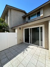 16901 Donwest in Tustin, CA - Foto de edificio - Building Photo