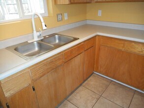 650 Pearl Cir in Susanville, CA - Foto de edificio - Building Photo