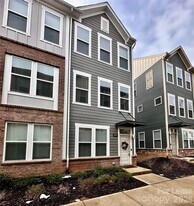 5013 Sovereignty Ct in Charlotte, NC - Building Photo