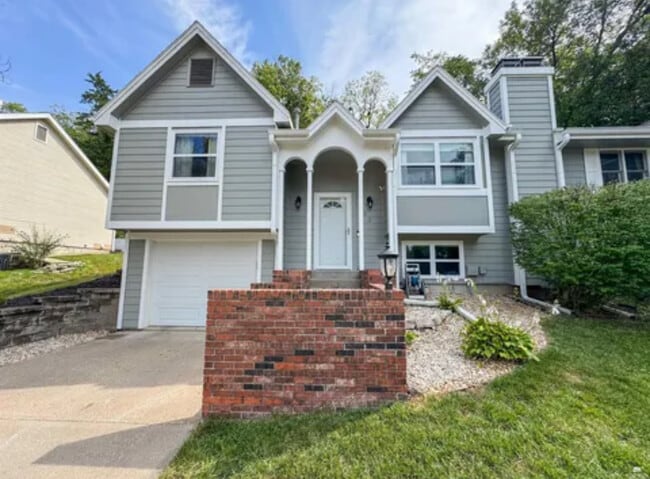 property at 902 Connecticut Ave