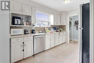 46 Flamingo Crescent in Brampton, ON - Building Photo - Building Photo