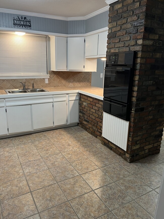 2501 Havard Rd in Ocean Springs, MS - Building Photo - Building Photo