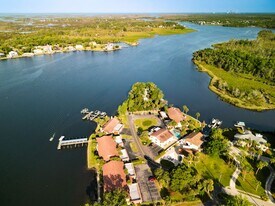 373 NW 14th Pl in Crystal River, FL - Building Photo