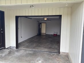 243 W King Tut Rd, Unit Cozy & Modern Duplex in Lynden, WA - Building Photo - Building Photo