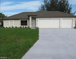 2136 SW 8th Pl in Cape Coral, FL - Building Photo