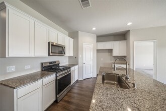 20342 Green Mountain Dr in Roman Forest, TX - Foto de edificio - Building Photo