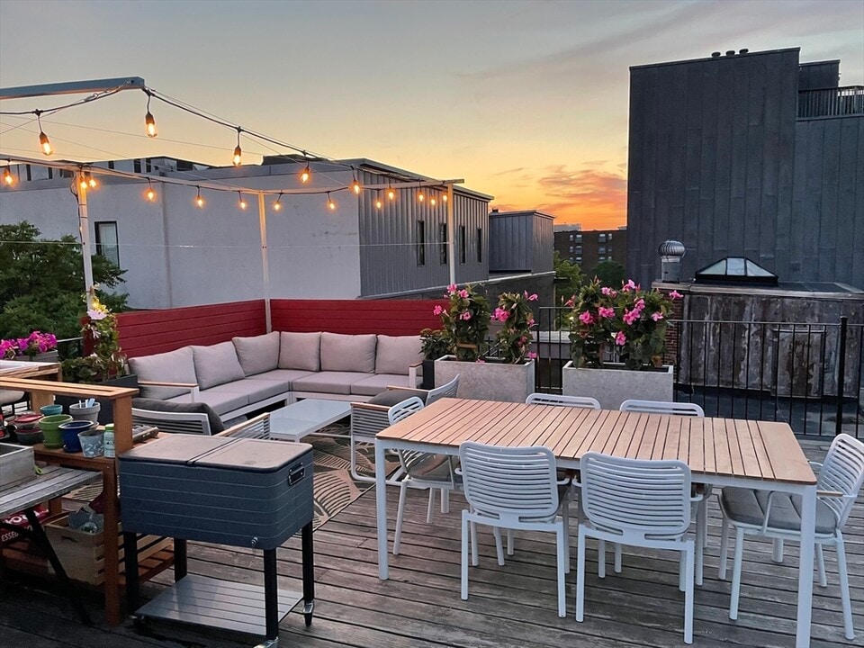 877 Harrison Ave in Boston, MA - Building Photo
