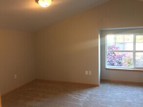 14338 B Lenora Pl N in Seattle, WA - Building Photo - Building Photo