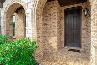 205 Oakcrest Dr in Justin, TX - Building Photo - Building Photo