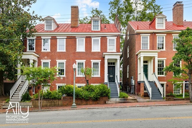 property at 2206 E Broad St