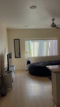 4218 Dalton Ave in Los Angeles, CA - Foto de edificio - Building Photo
