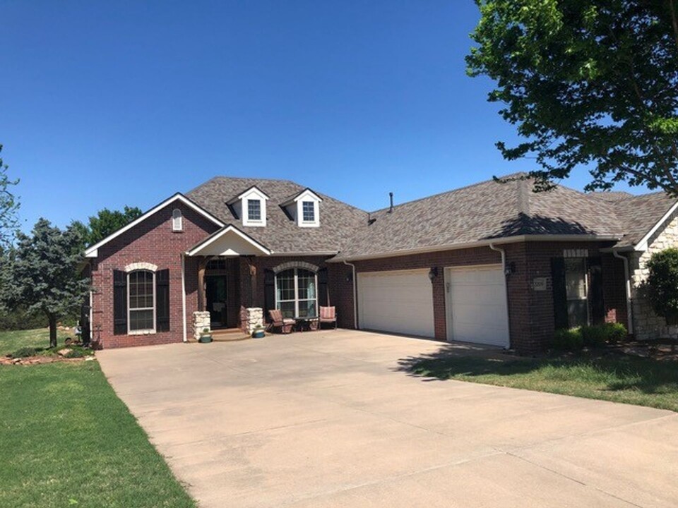 3209 Songwood Dr in Edmond, OK - Building Photo