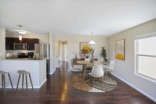 321 Stonewall Creek Dr in O'Fallon, MO - Building Photo