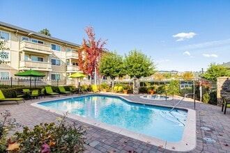 Summerhill Terrace in San Leandro, CA - Foto de edificio - Building Photo