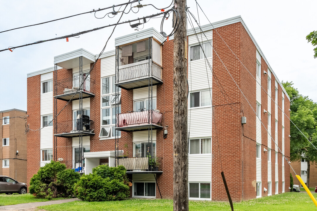 2335 D'alger Rue in Québec, QC - Building Photo