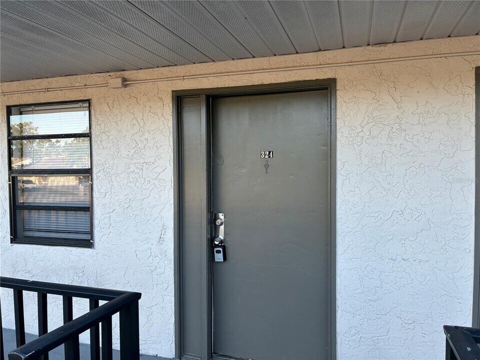 2142 Bradford St in Clearwater, FL - Building Photo