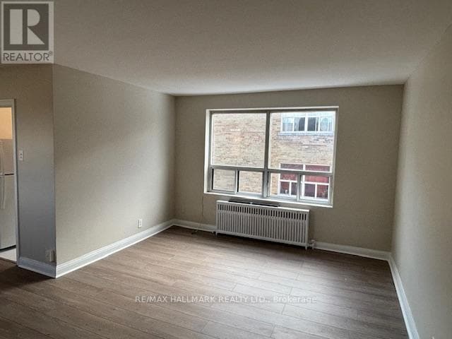 11 Anglesey Blvd in Toronto, ON - Building Photo - Building Photo