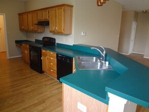 613 Burr Oak Dr in Carmel, IN - Building Photo - Building Photo