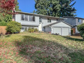 9300 NE 132nd Pl in Kirkland, WA - Building Photo