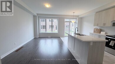 16 Harvey Bunker Cres in Markham, ON - Building Photo - Building Photo