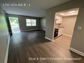 4700 46th Ave N in St. Petersburg, FL - Building Photo - Building Photo