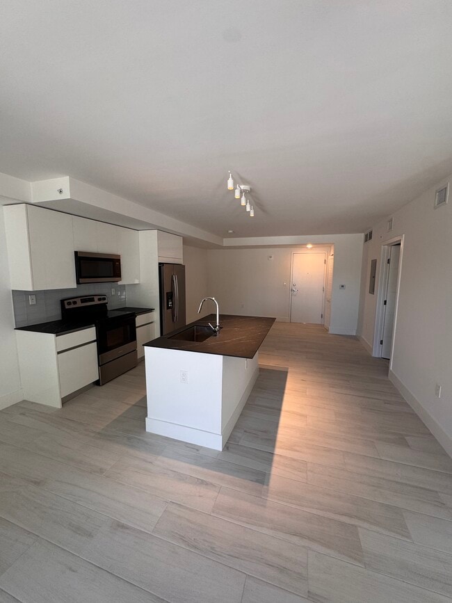 4540 NW 7th St, Unit S2 in Plantation, FL - Building Photo - Building Photo