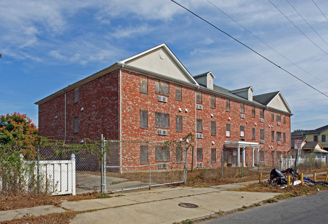 Fortner Manor in New Orleans, LA - Building Photo