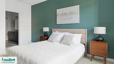 217 S Garland Ave, Unit 1206 in Garland, TX - Foto de edificio - Building Photo