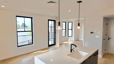 201 Washington St in Boston, MA - Building Photo - Building Photo