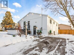 706 Annland St in Pickering, ON - Building Photo - Building Photo