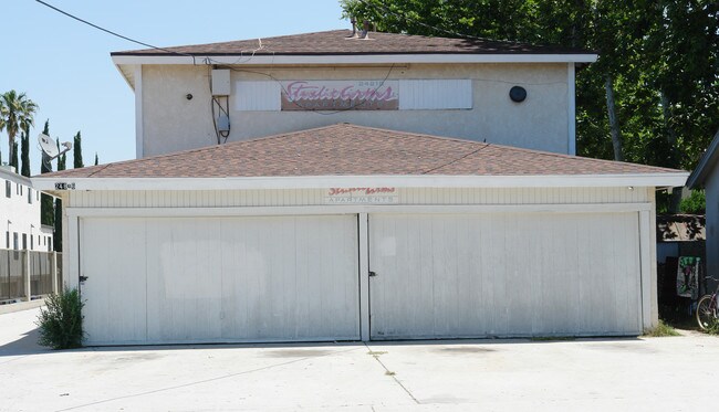 24816 Walnut St in Newhall, CA - Foto de edificio - Building Photo