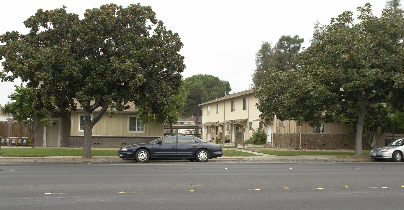 4549-4963 Central Ave in Fremont, CA - Building Photo