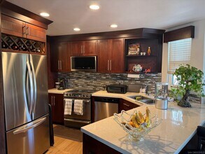 8490 Via Sonoma in San Diego, CA - Building Photo - Building Photo