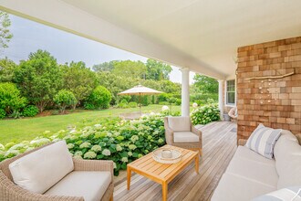 5 Artist Colony Ln in Southampton, NY - Building Photo - Building Photo