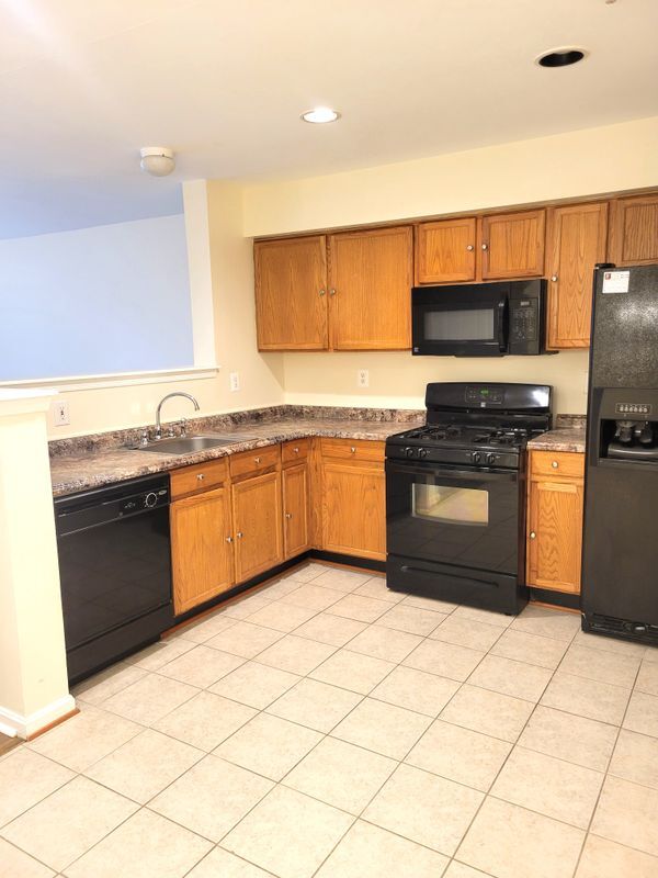 602 Leprechaun Ln in Glen Burnie, MD - Building Photo - Building Photo
