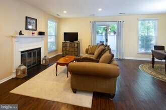 12 Meadow Ln, Unit 1B in New Hope, PA - Foto de edificio - Building Photo