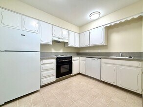 1424 NE 69th Ave in Portland, OR - Building Photo - Building Photo