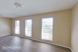 718 E Brown Ln in Deer Park, TX - Building Photo - Building Photo