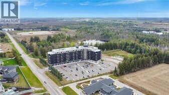 525 New Dundee Rd in Kitchener, ON - Building Photo