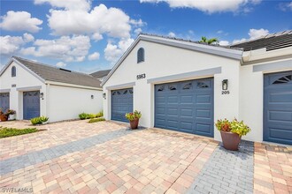 5963 Sand Wedge Ln in Naples, FL - Foto de edificio - Building Photo