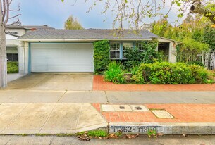 11364 Homedale St in Los Angeles, CA - Building Photo