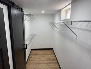 1725 Elmwood Ln in Bettendorf, IA - Foto de edificio - Building Photo