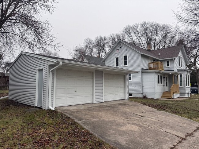 1003 Georgia Ave, Unit 1406 S 10th in Sheboygan, WI - Building Photo - Building Photo