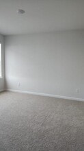 1261 Evelynnview Ln in Kernersville, NC - Foto de edificio - Building Photo