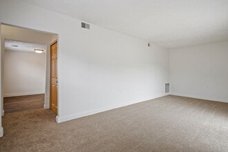 Fieldstone Apartments in Caledonia, MI - Building Photo - Building Photo