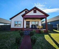 306 Brighton St in Thomasville, GA - Building Photo